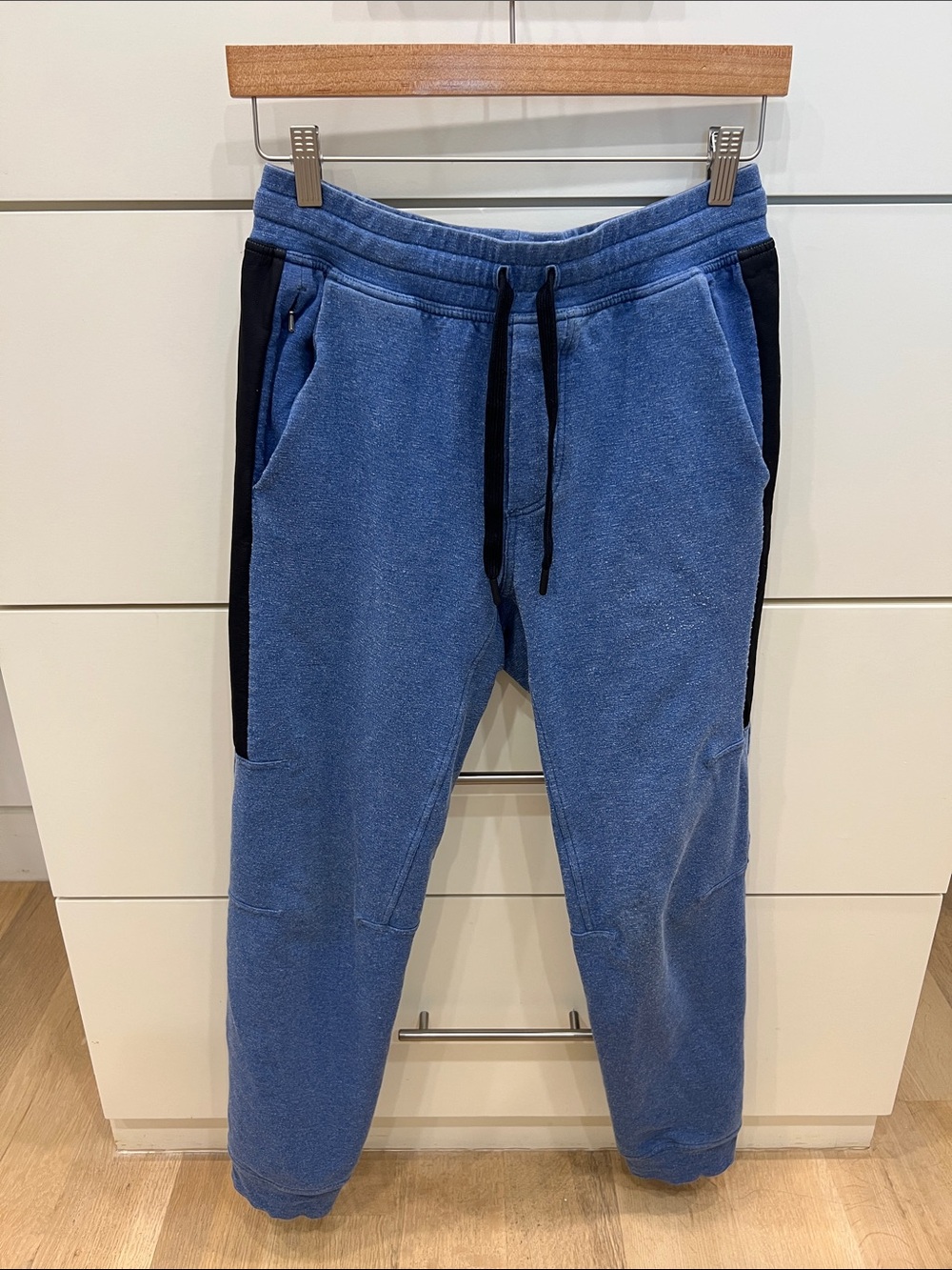 Lululemon Men's Blue Drawstring Jogger Pants